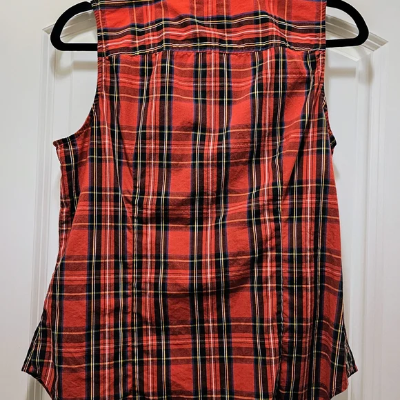 J.Crew Red Plaid Sleeveless Button Down Shirt Layering Top M - Picture 3 of 6